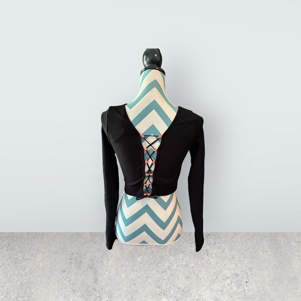 NWT- Fabletics Kinsley Lace Up Cropped Top